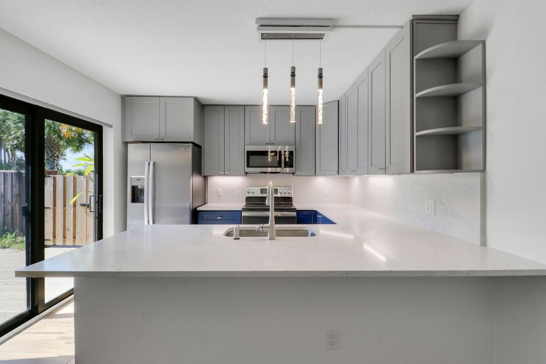 For Rent: $3,200 (2 beds, 2 baths, 1188 Square Feet)