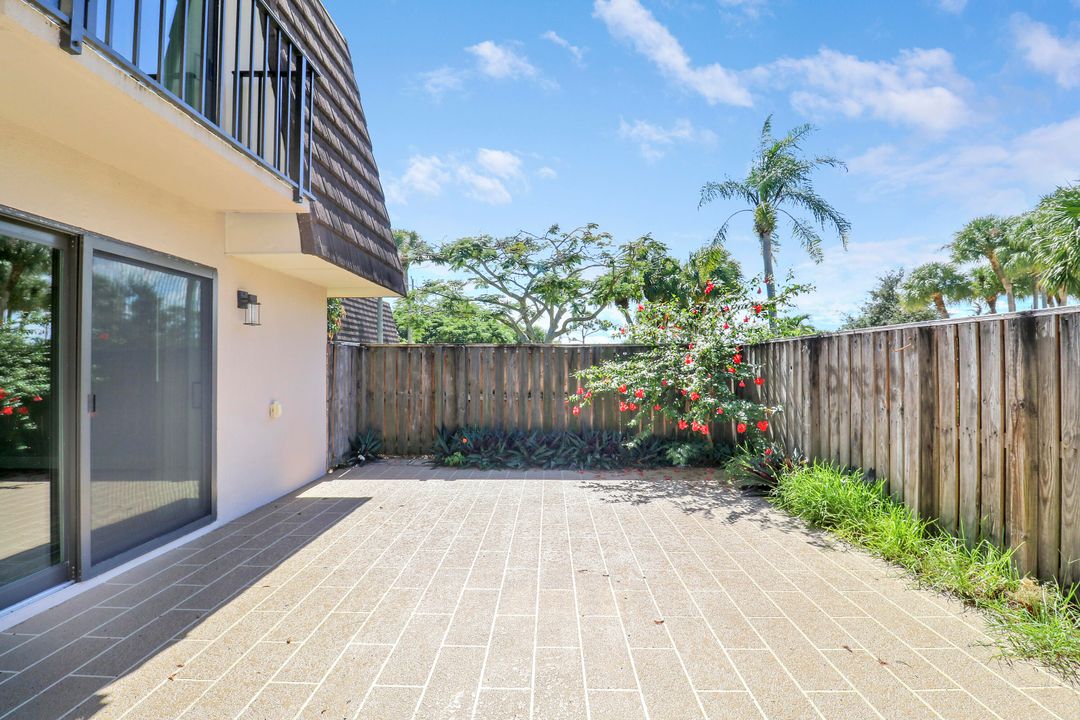 For Rent: $3,200 (2 beds, 2 baths, 1188 Square Feet)