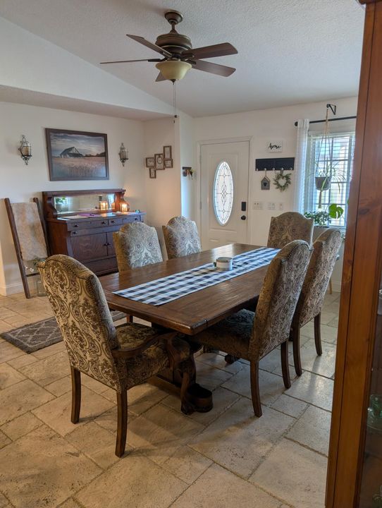 For Sale: $548,500 (4 beds, 3 baths, 2600 Square Feet)