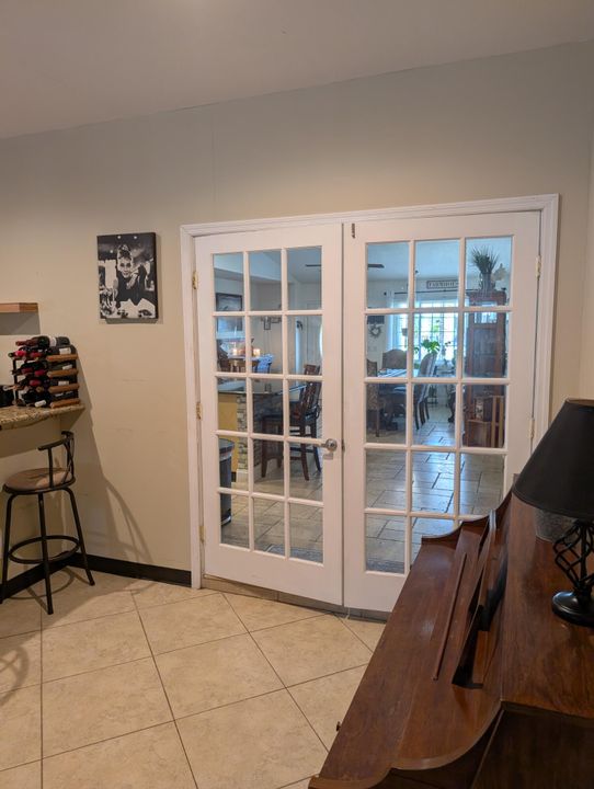 For Sale: $548,500 (4 beds, 3 baths, 2600 Square Feet)