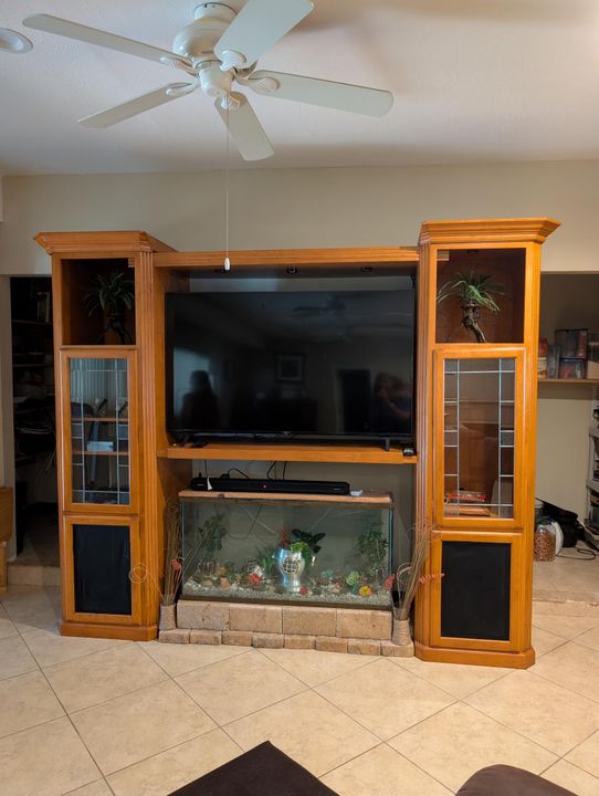 For Sale: $548,500 (4 beds, 3 baths, 2600 Square Feet)