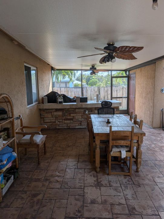 For Sale: $548,500 (4 beds, 3 baths, 2600 Square Feet)