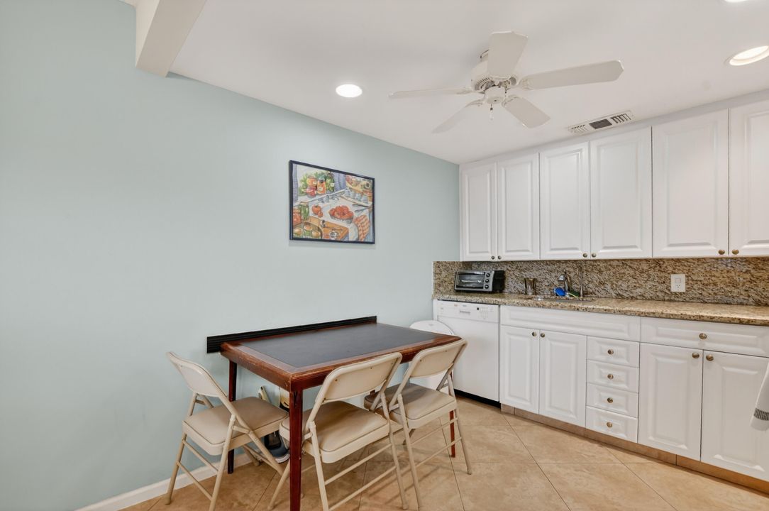 For Sale: $225,000 (2 beds, 2 baths, 1008 Square Feet)