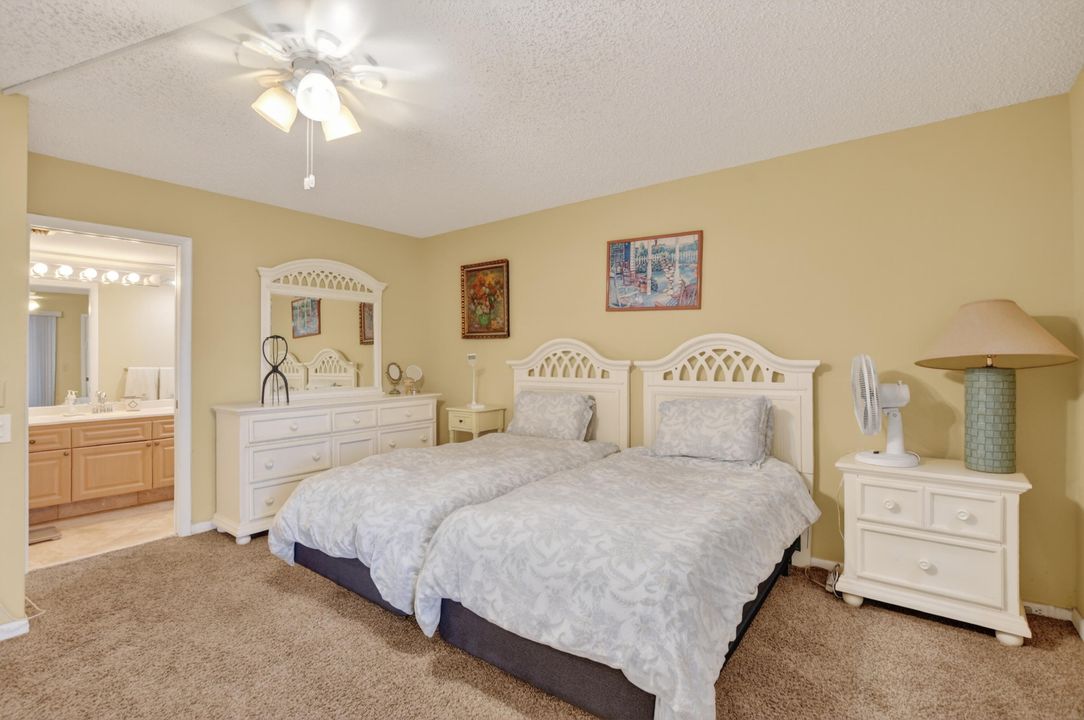 For Sale: $225,000 (2 beds, 2 baths, 1008 Square Feet)