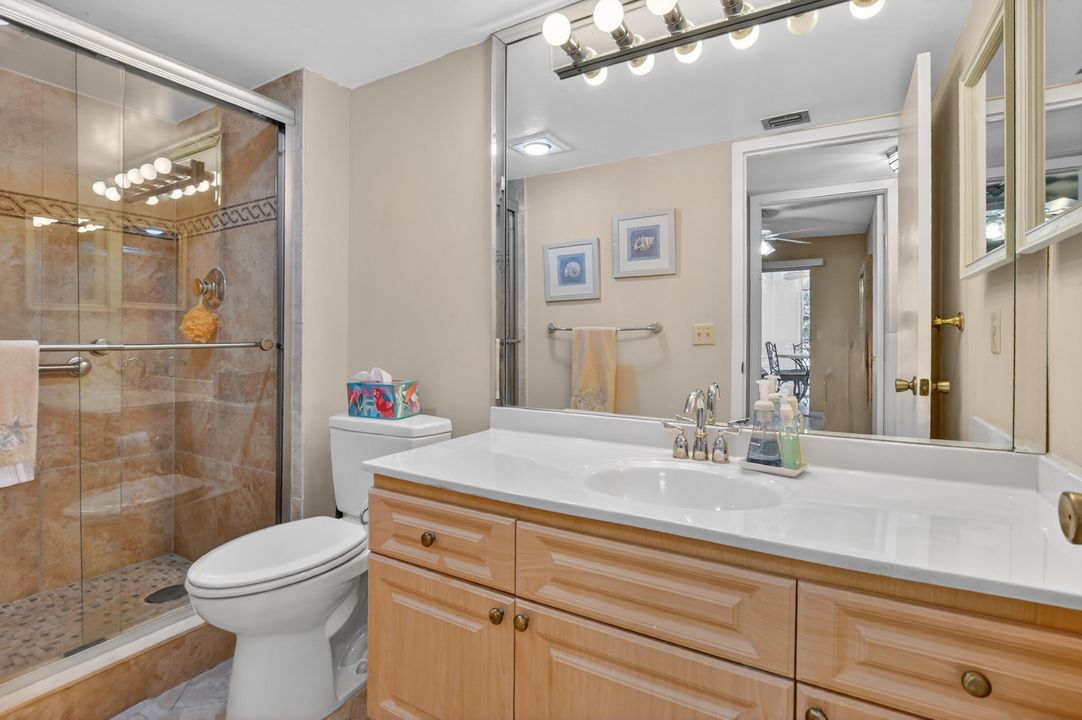 For Sale: $225,000 (2 beds, 2 baths, 1008 Square Feet)