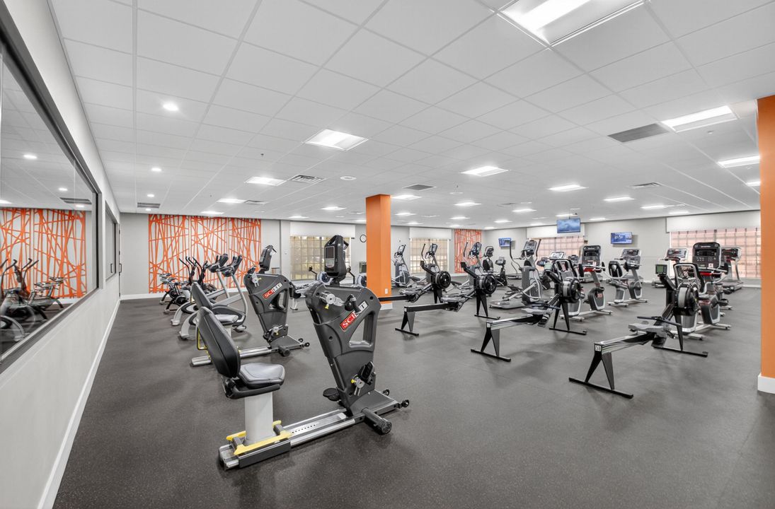 For Sale: $225,000 (2 beds, 2 baths, 1008 Square Feet)