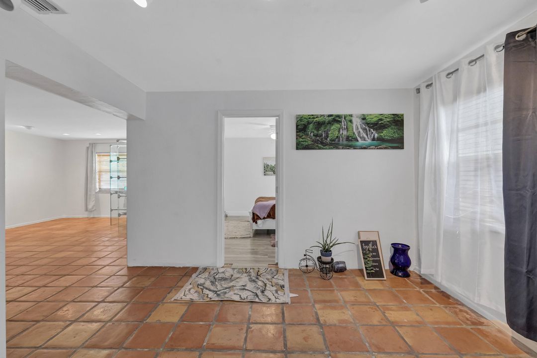 For Sale: $480,000 (2 beds, 2 baths, 1952 Square Feet)