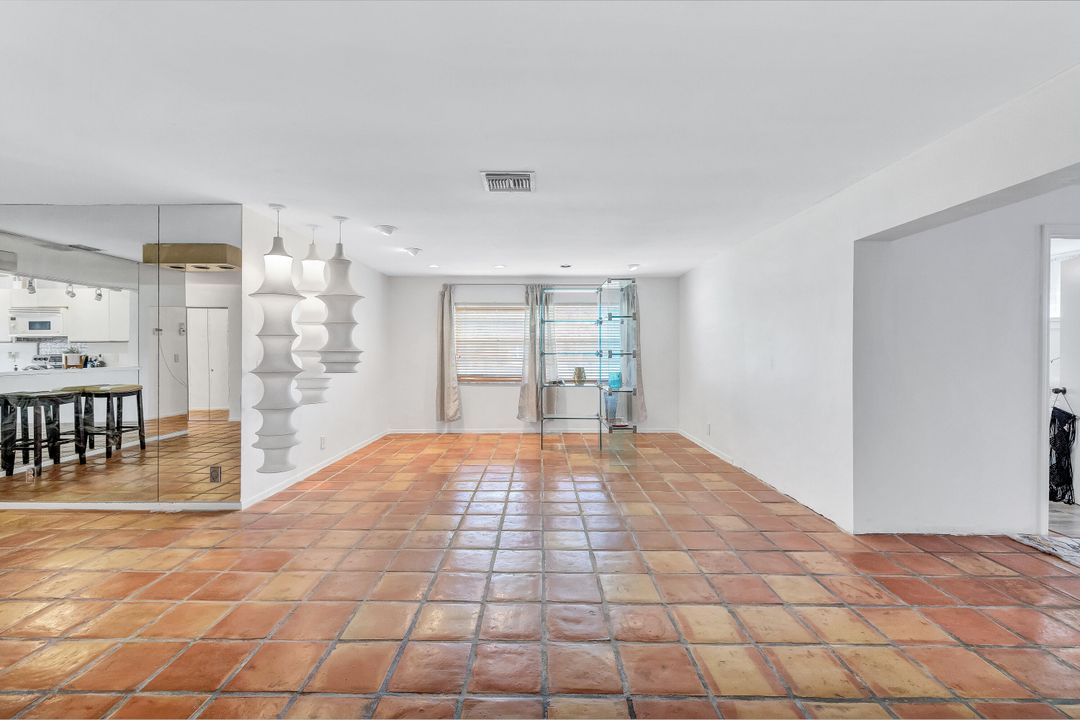 For Sale: $480,000 (2 beds, 2 baths, 1952 Square Feet)