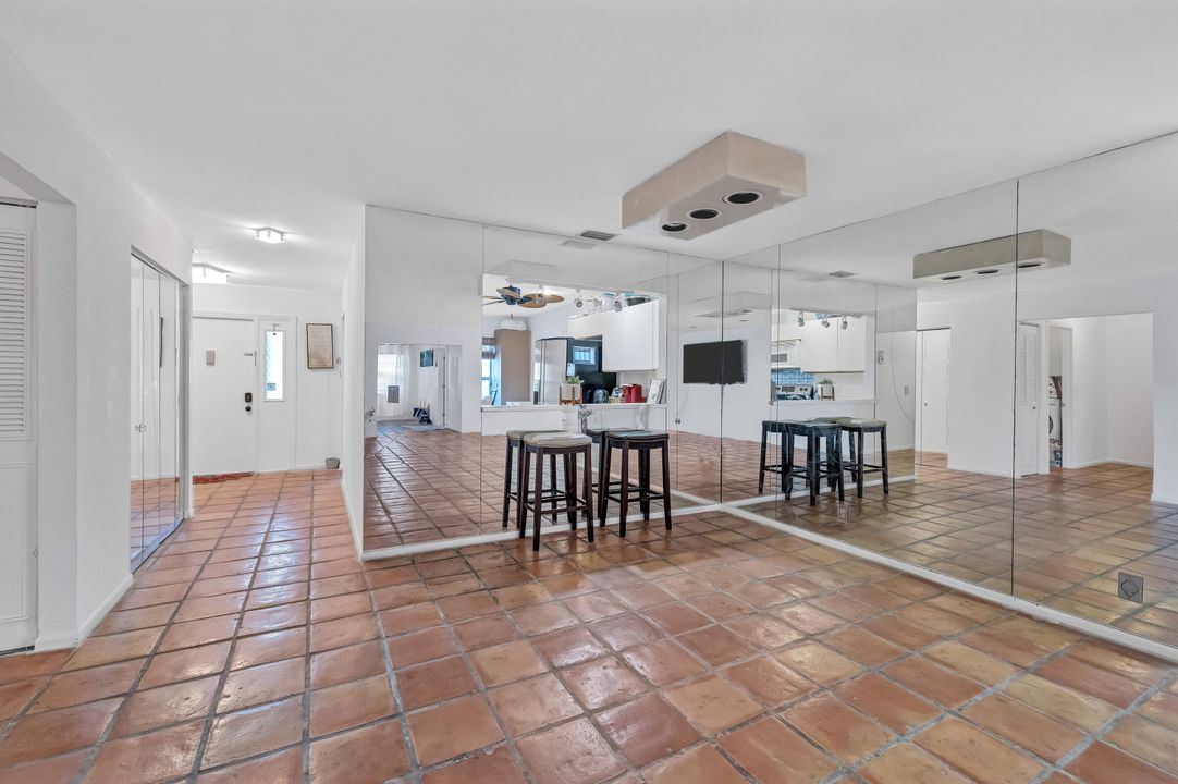 For Sale: $480,000 (2 beds, 2 baths, 1952 Square Feet)