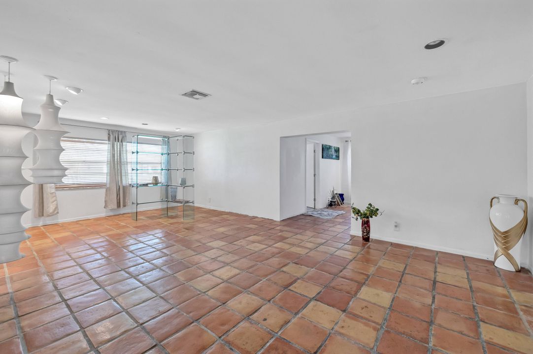 For Sale: $480,000 (2 beds, 2 baths, 1952 Square Feet)