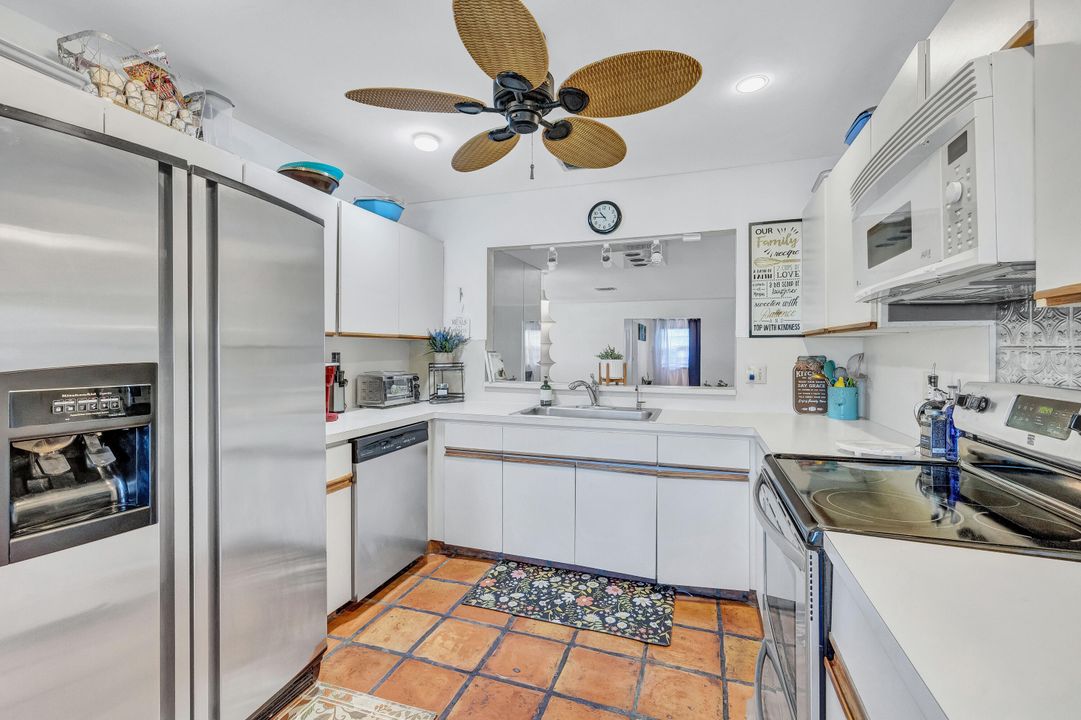For Sale: $480,000 (2 beds, 2 baths, 1952 Square Feet)
