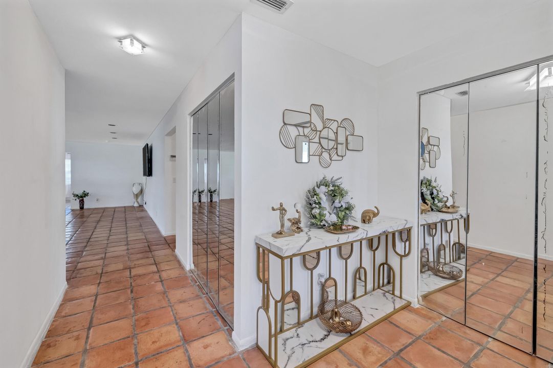 For Sale: $480,000 (2 beds, 2 baths, 1952 Square Feet)