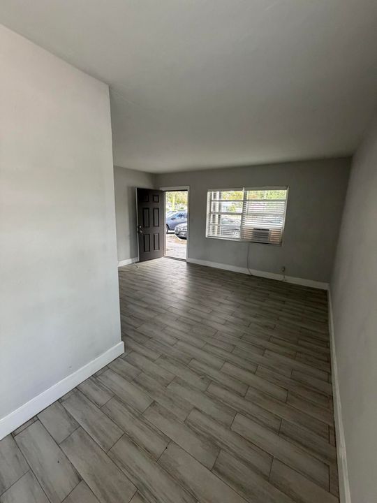 For Rent: $1,462 (1 beds, 1 baths, 500 Square Feet)