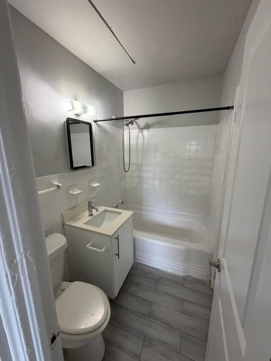 For Rent: $1,462 (1 beds, 1 baths, 500 Square Feet)