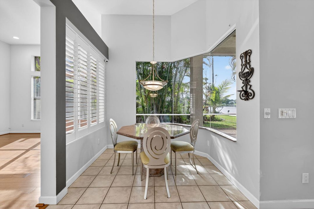 На продажу: $419,990 (2 спален, 2 ванн, 2314 Квадратных фут)