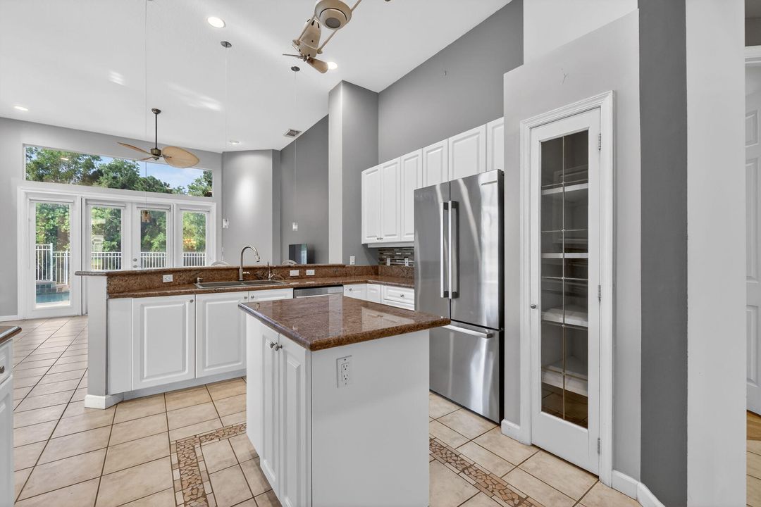 На продажу: $419,990 (2 спален, 2 ванн, 2314 Квадратных фут)