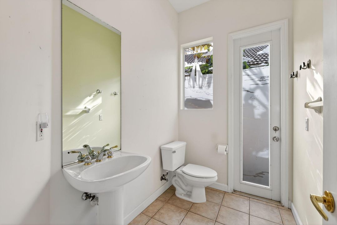 На продажу: $419,990 (2 спален, 2 ванн, 2314 Квадратных фут)