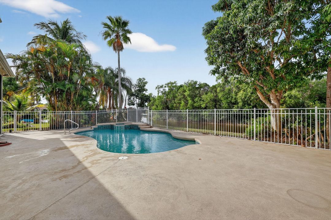 На продажу: $419,990 (2 спален, 2 ванн, 2314 Квадратных фут)