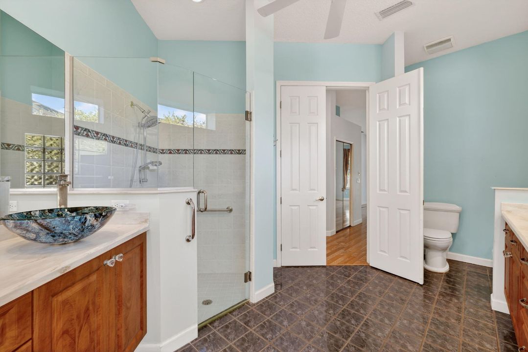 На продажу: $419,990 (2 спален, 2 ванн, 2314 Квадратных фут)