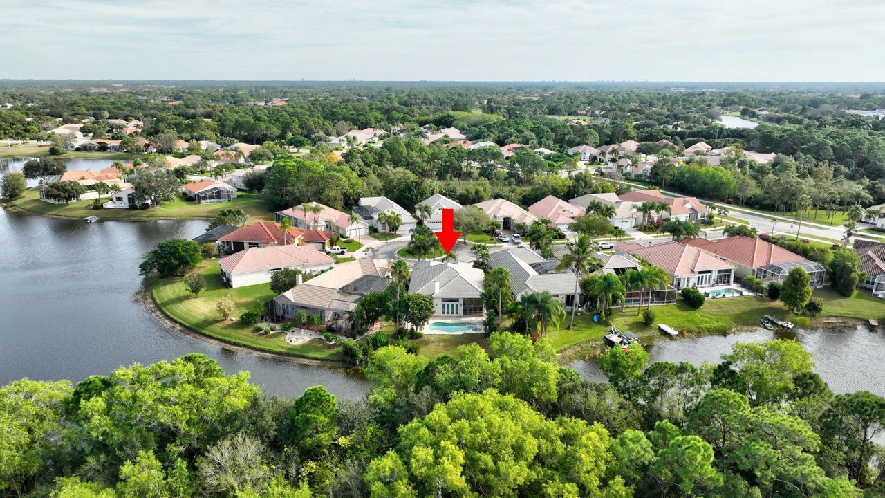 На продажу: $419,990 (2 спален, 2 ванн, 2314 Квадратных фут)