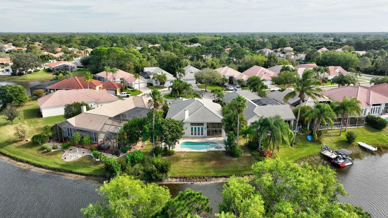 На продажу: $419,990 (2 спален, 2 ванн, 2314 Квадратных фут)