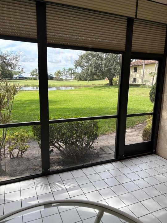 For Sale: $219,900 (2 beds, 2 baths, 1196 Square Feet)