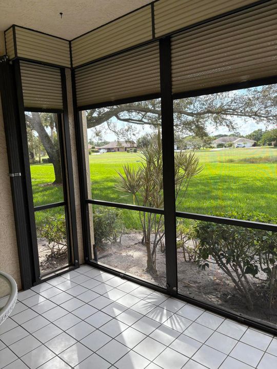 For Sale: $219,900 (2 beds, 2 baths, 1196 Square Feet)