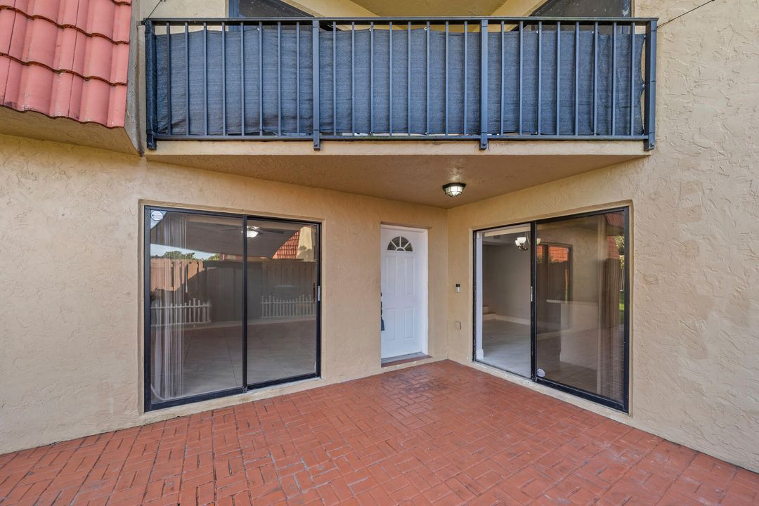 For Sale: $365,000 (2 beds, 2 baths, 1302 Square Feet)