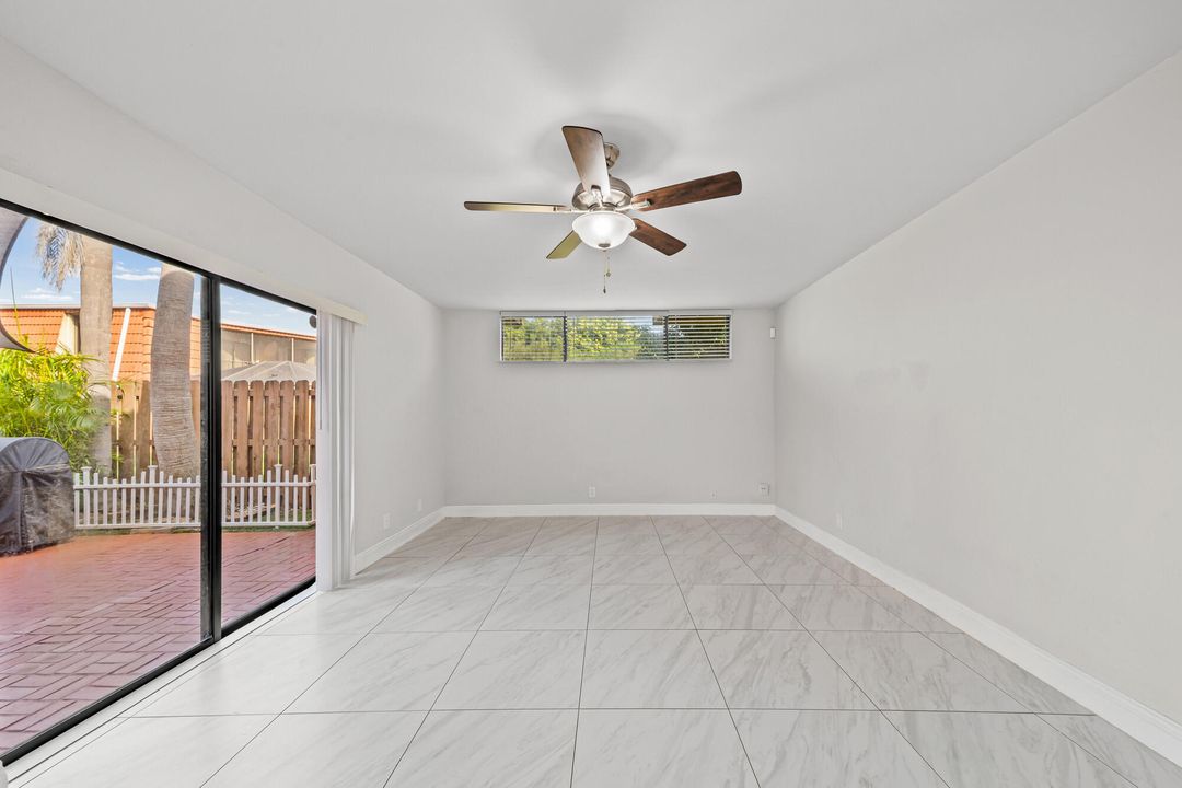 For Sale: $365,000 (2 beds, 2 baths, 1302 Square Feet)