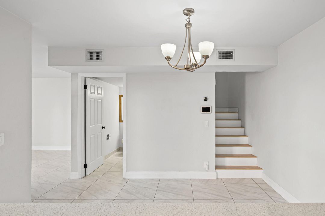 For Sale: $365,000 (2 beds, 2 baths, 1302 Square Feet)