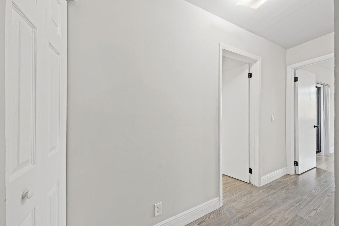 For Sale: $365,000 (2 beds, 2 baths, 1302 Square Feet)