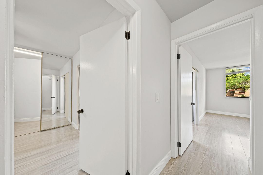 For Sale: $365,000 (2 beds, 2 baths, 1302 Square Feet)