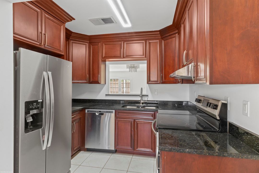 En Venta: $380,000 (3 camas, 3 baños, 2009 Pies cuadrados)