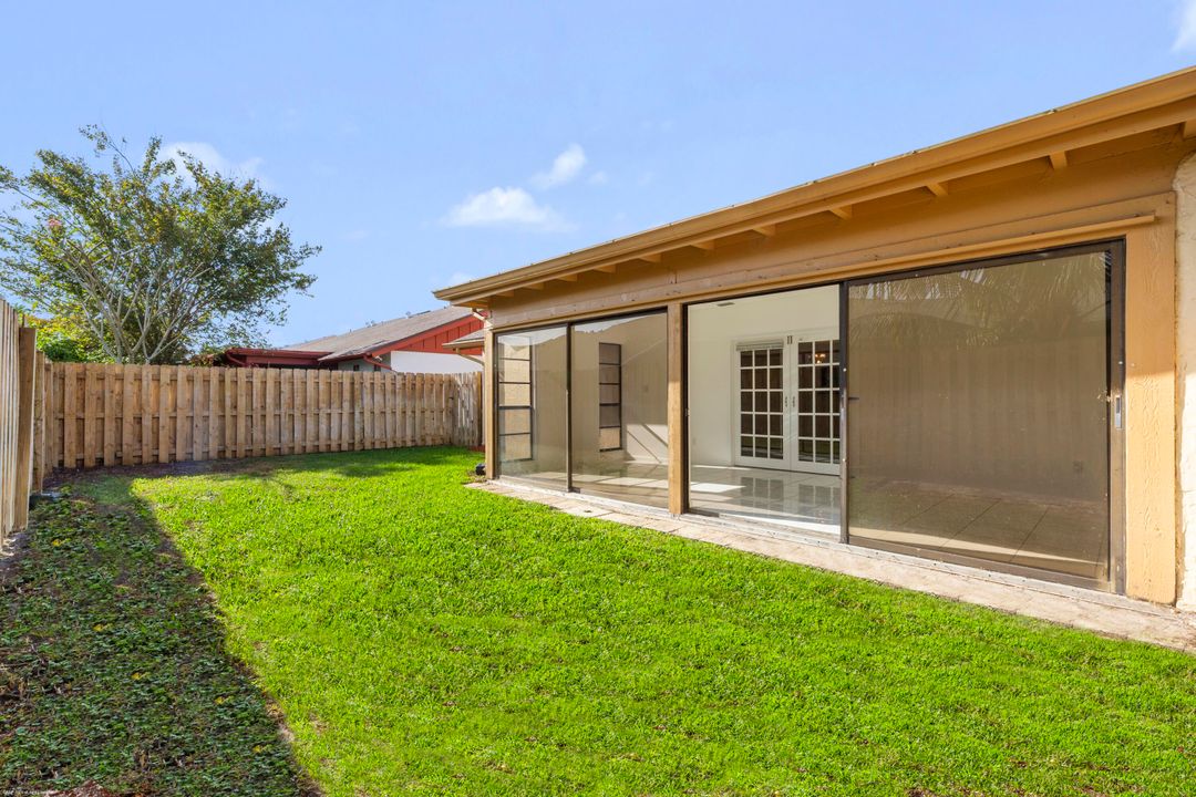 En Venta: $380,000 (3 camas, 3 baños, 2009 Pies cuadrados)