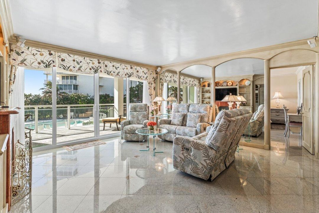 待售: $1,399,000 (2 贝兹, 2 浴室, 1200 平方英尺)