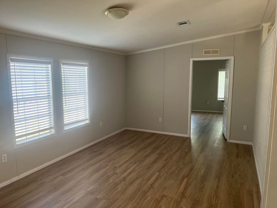 Active With Contract: $2,450 (4 beds, 2 baths, 1368 Square Feet)