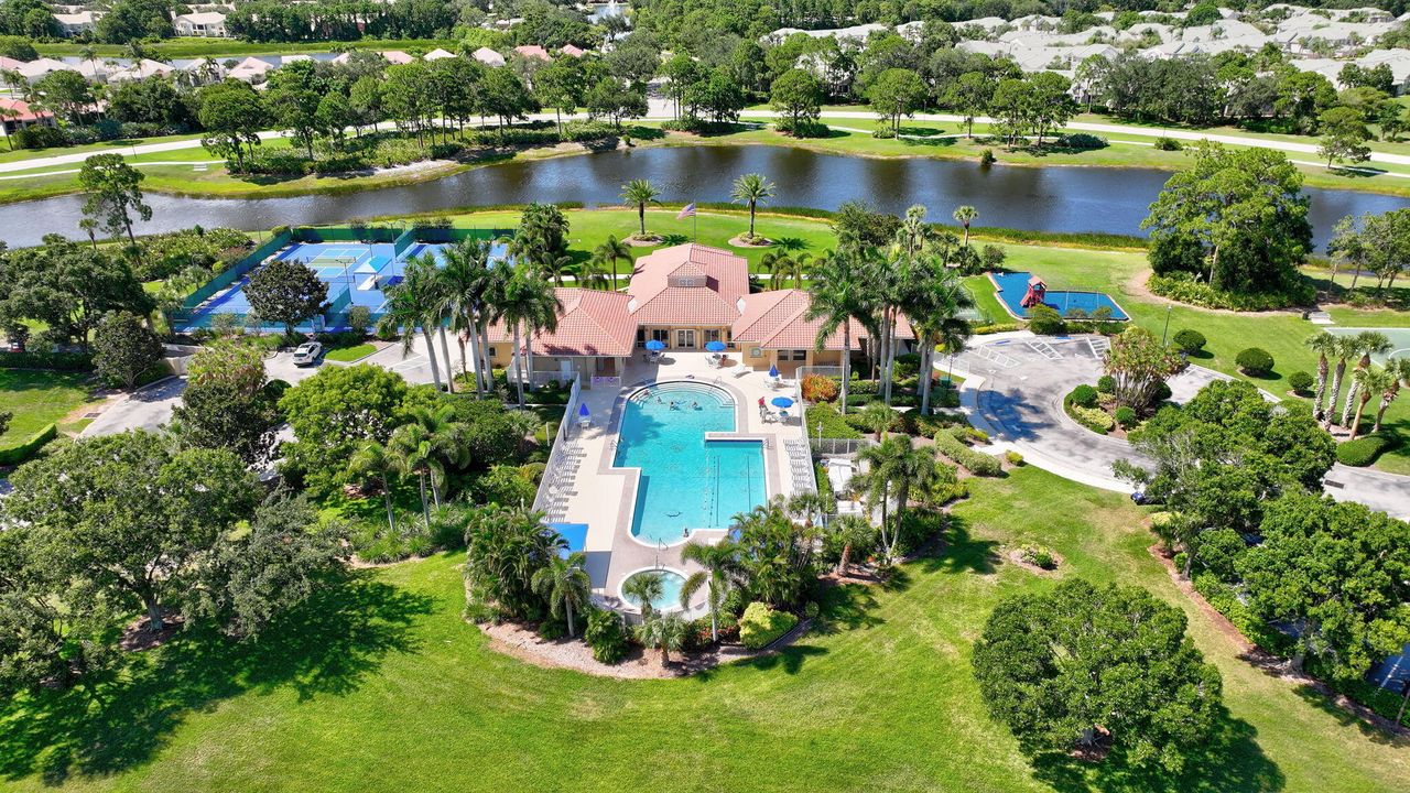 На продажу: $419,990 (2 спален, 2 ванн, 2314 Квадратных фут)