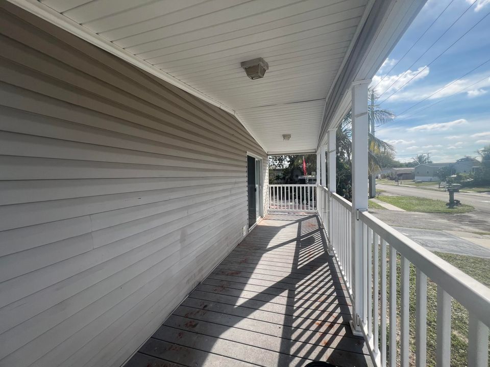 Active With Contract: $2,450 (4 beds, 2 baths, 1368 Square Feet)