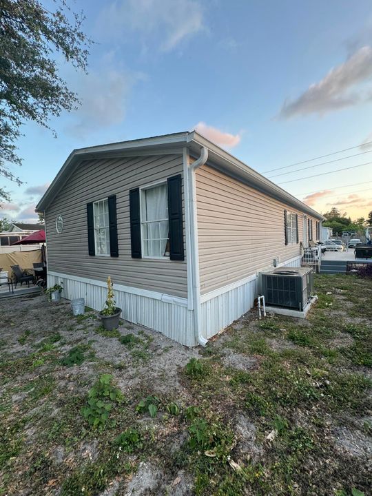 Active With Contract: $2,450 (4 beds, 2 baths, 1368 Square Feet)