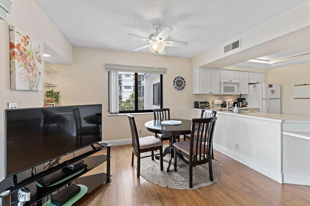 出租: $6,500 (2 贝兹, 2 浴室, 1183 平方英尺)