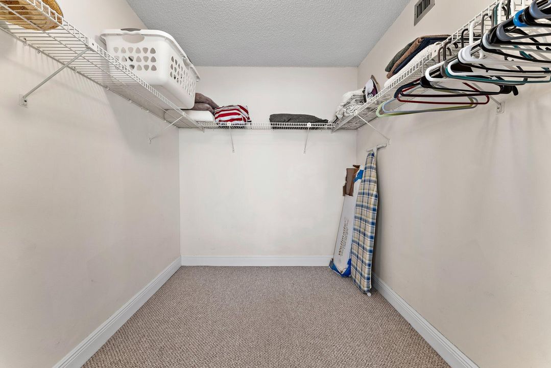 出租: $6,500 (2 贝兹, 2 浴室, 1183 平方英尺)