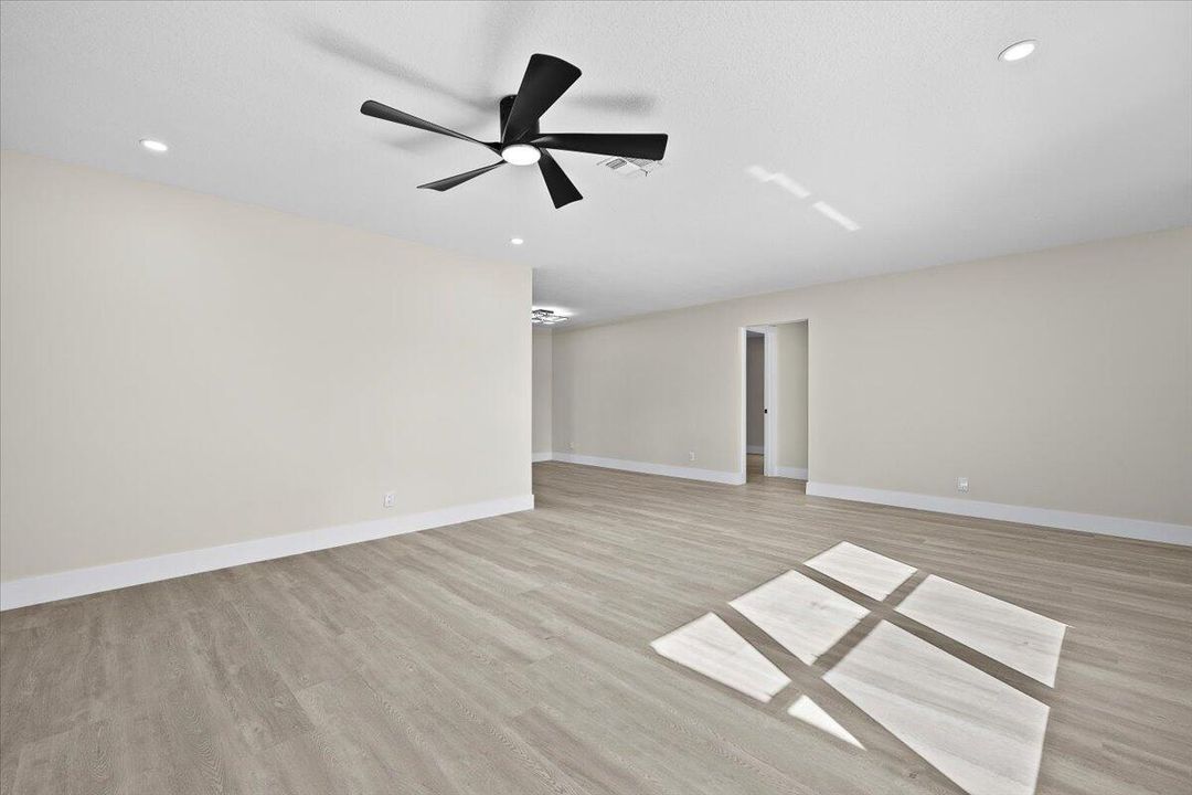 На продажу: $434,999 (2 спален, 2 ванн, 1776 Квадратных фут)