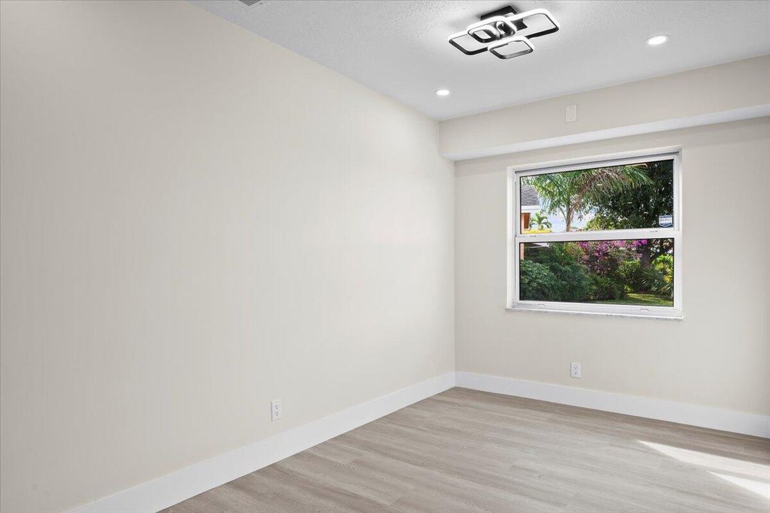 На продажу: $434,999 (2 спален, 2 ванн, 1776 Квадратных фут)