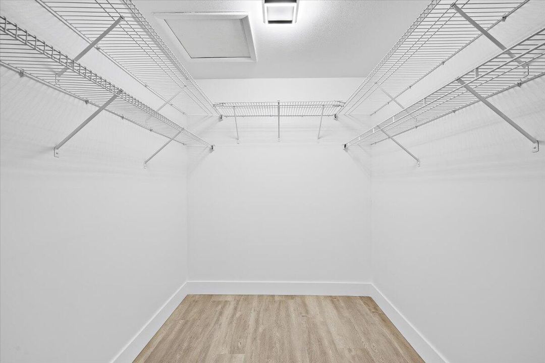 На продажу: $434,999 (2 спален, 2 ванн, 1776 Квадратных фут)