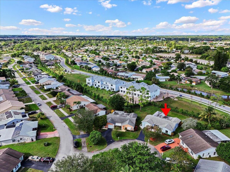 На продажу: $434,999 (2 спален, 2 ванн, 1776 Квадратных фут)