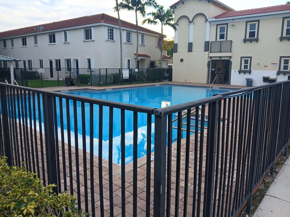 For Sale: $415,000 (4 beds, 2 baths, 1716 Square Feet)