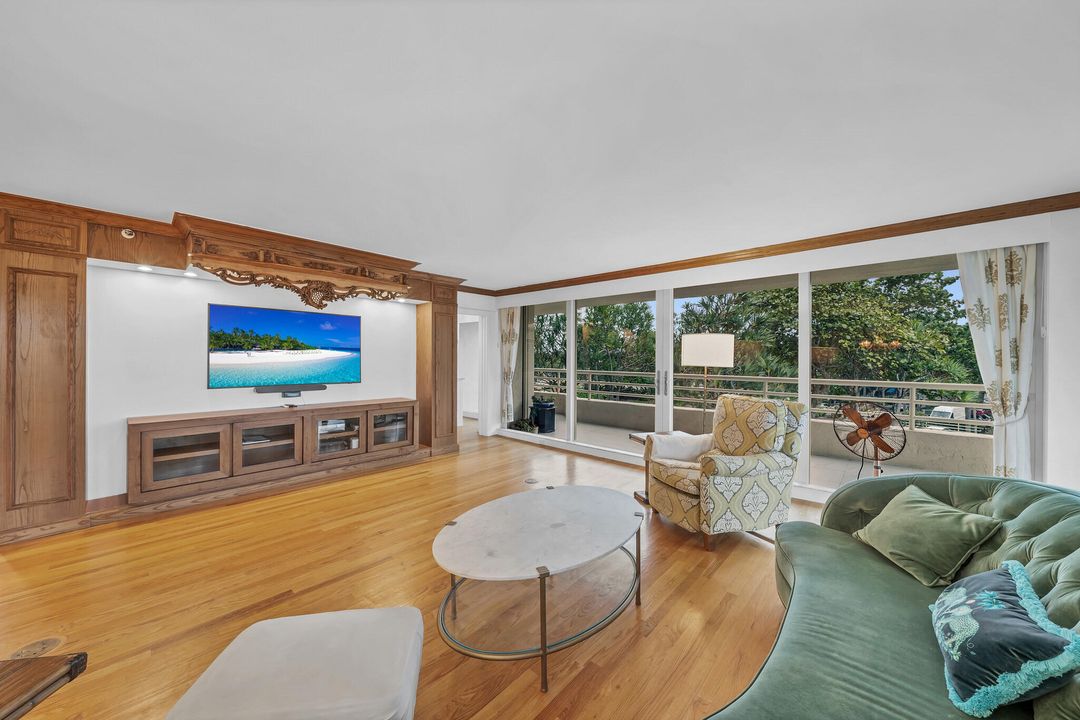 En Venta: $1,190,000 (3 camas, 3 baños, 2319 Pies cuadrados)