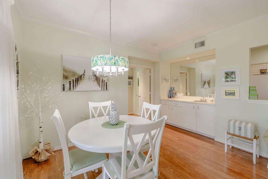 For Sale: $639,000 (3 beds, 3 baths, 2120 Square Feet)