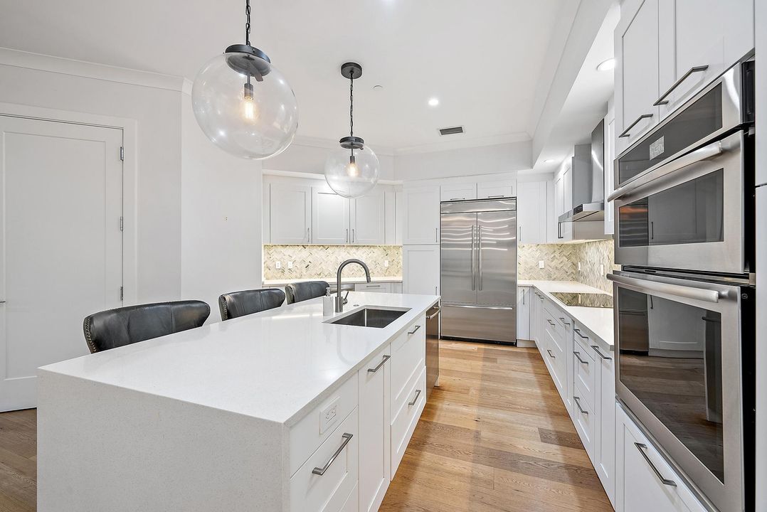 На продажу: $2,790,000 (3 спален, 4 ванн, 3195 Квадратных фут)