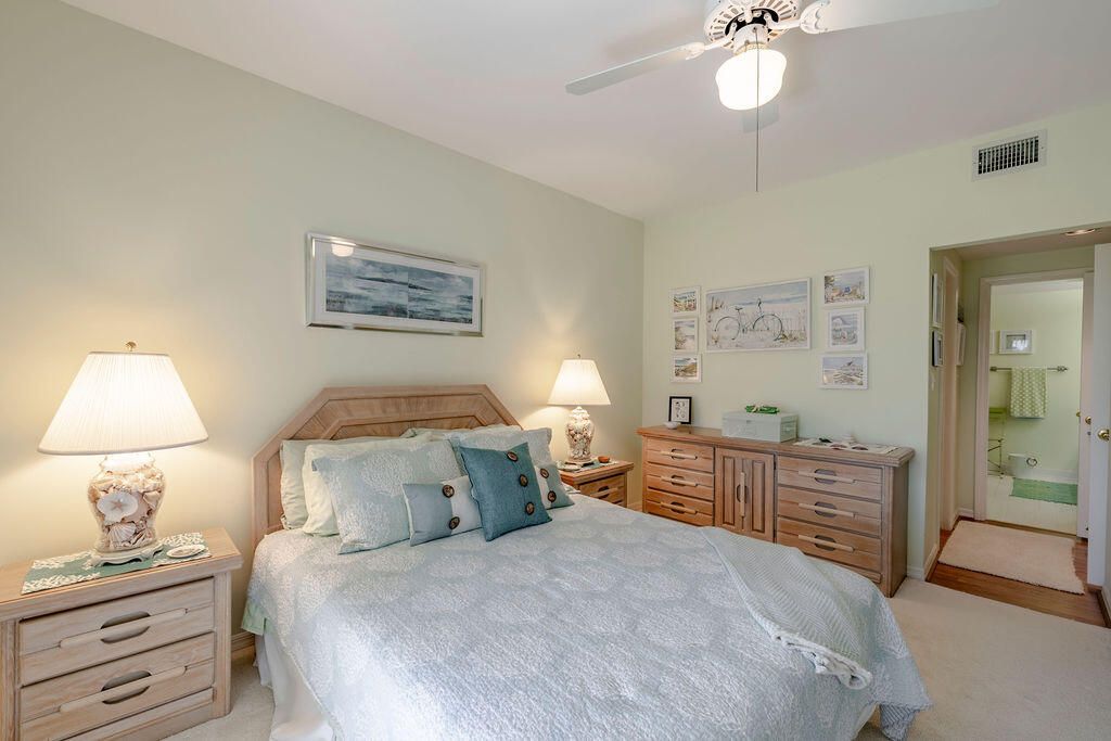 For Sale: $639,000 (3 beds, 3 baths, 2120 Square Feet)